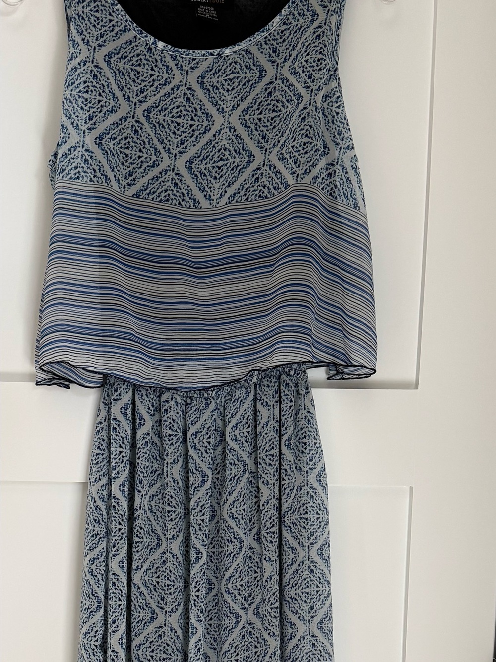 Slimming Blue Patterned Sleeveless lightweight Maxi Dress. M